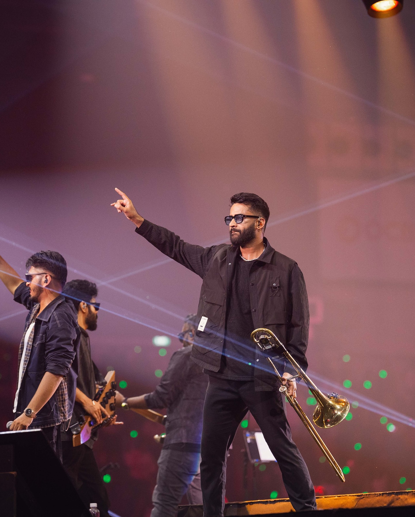 RJT on arena stage with Anirudh